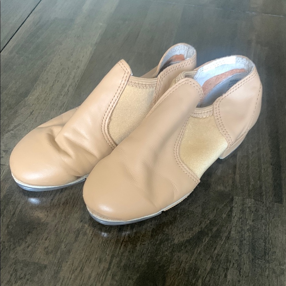Girl’s Tan Dance Shoes